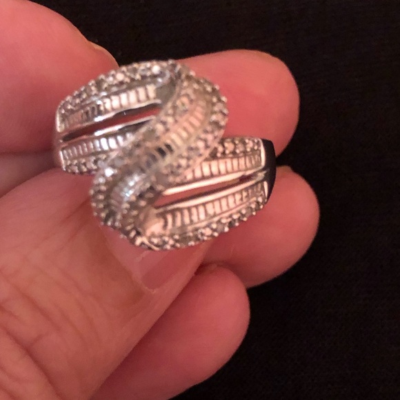 Sophisticated Silver Split Band Earrings - Picture 3 of 10